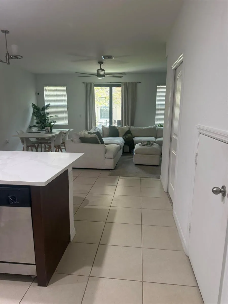 1091 NW 33RD STREET Pompano Beach, FL 33064