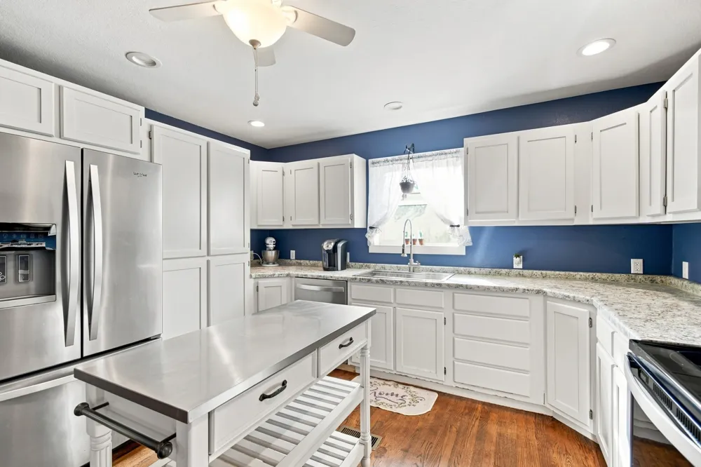 5665 Lakeview Drive Mounds, OK 74047