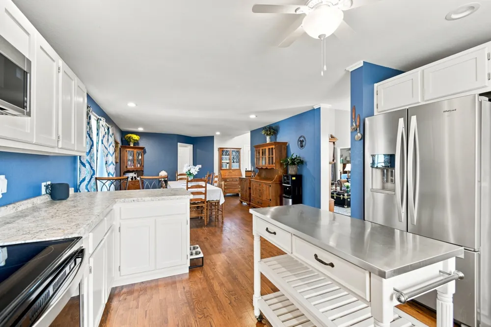 5665 Lakeview Drive Mounds, OK 74047