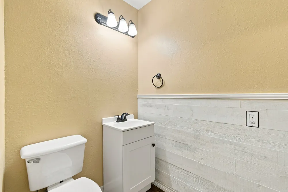 5665 Lakeview Drive Mounds, OK 74047