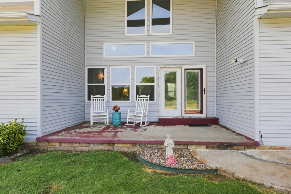 5665 Lakeview Drive Mounds, OK 74047