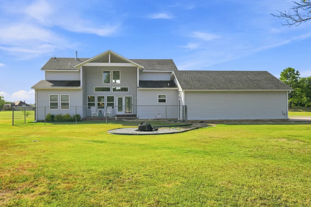 5665 Lakeview Drive Mounds, OK 74047