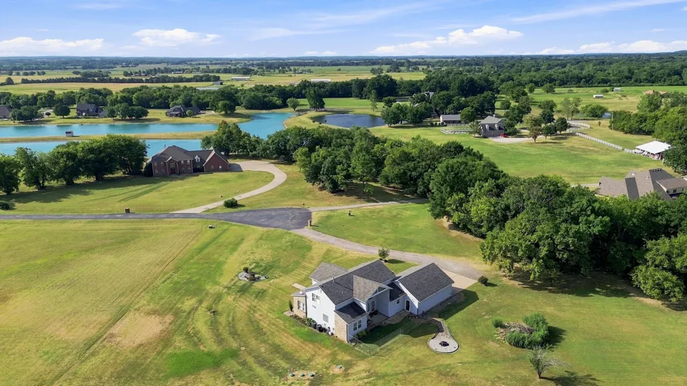 5665 Lakeview Drive Mounds, OK 74047