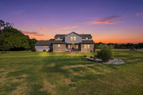 5665 Lakeview Drive