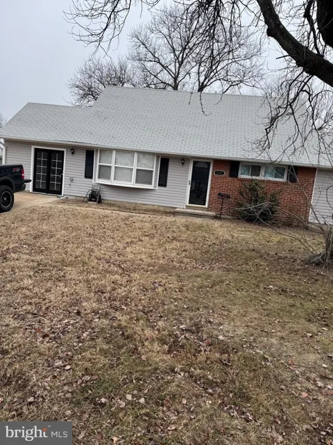 114 S MEADOW DRIVE