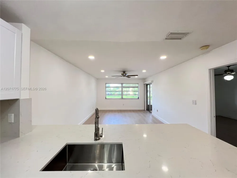 15665 SW 82nd Cir Ln #4-6 Miami, FL 33193