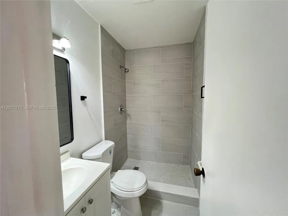 15665 SW 82nd Cir Ln #4-6 Miami, FL 33193