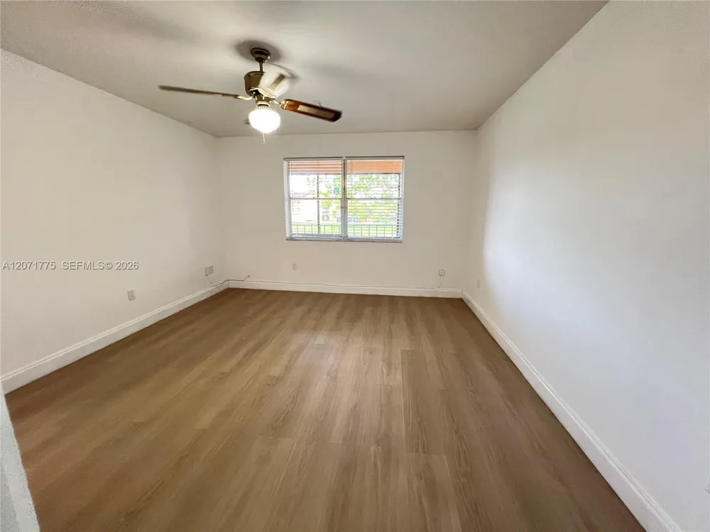 15665 SW 82nd Cir Ln #4-6 Miami, FL 33193