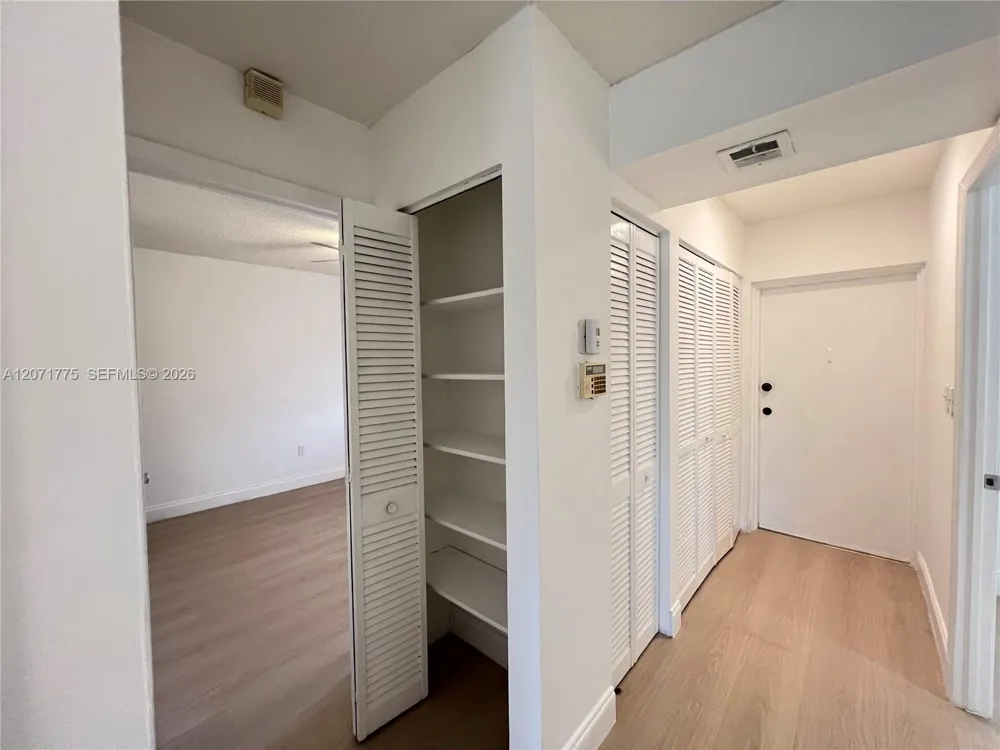 15665 SW 82nd Cir Ln #4-6 Miami, FL 33193