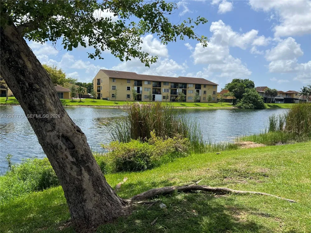 15665 SW 82nd Cir Ln #4-6 Miami, FL 33193