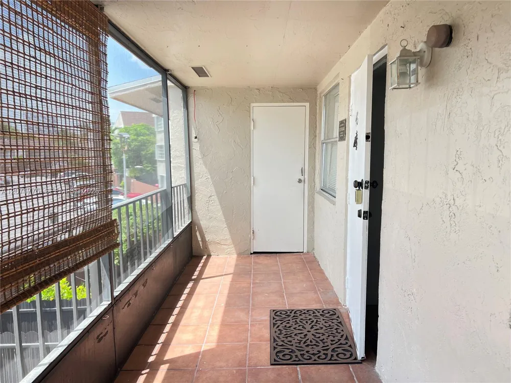 15665 SW 82nd Cir Ln #4-6 Miami, FL 33193