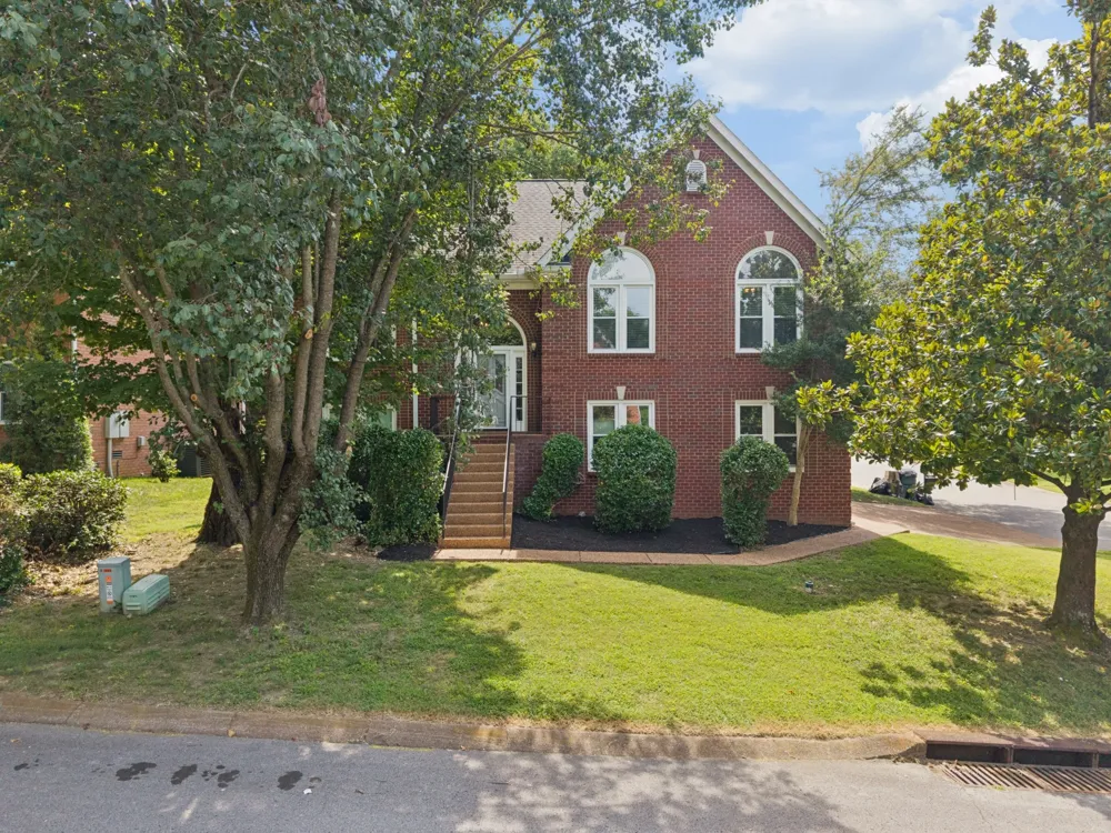 5301 Mast Pt Hermitage, TN 37076