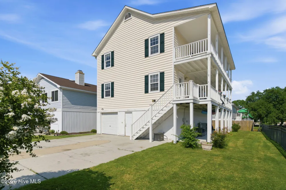 930 Riptide Lane Carolina Beach, NC 28428
