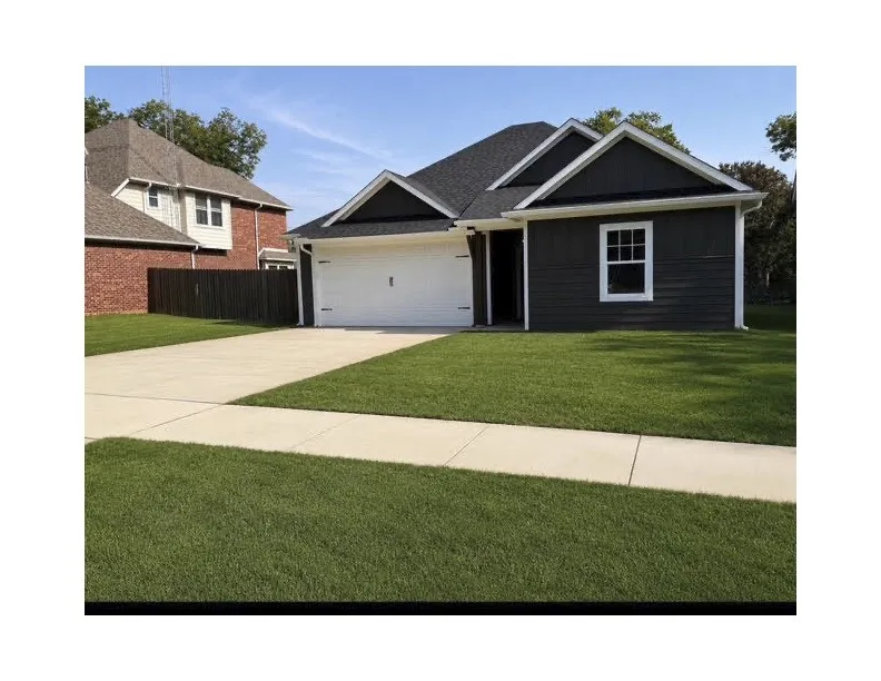 1021 W Sears Street Denison, TX 75020