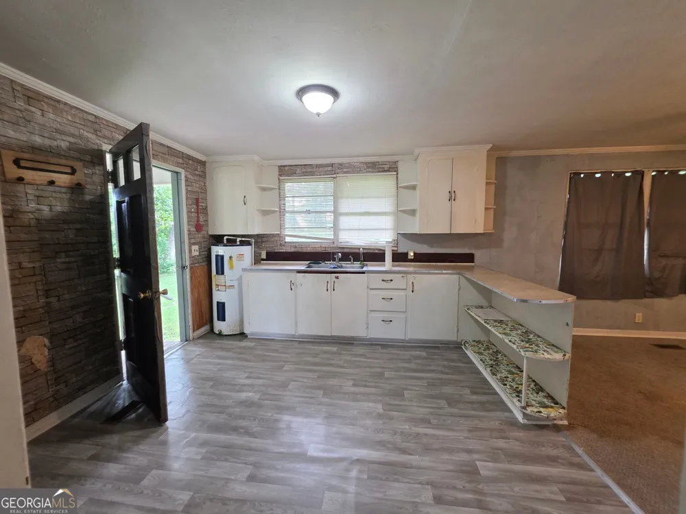 1056 Tommy Purvis Jr RD Reynolds, GA 31076