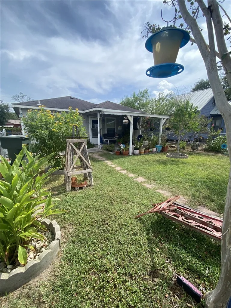 502 Gardenia Street Alice, TX 78332