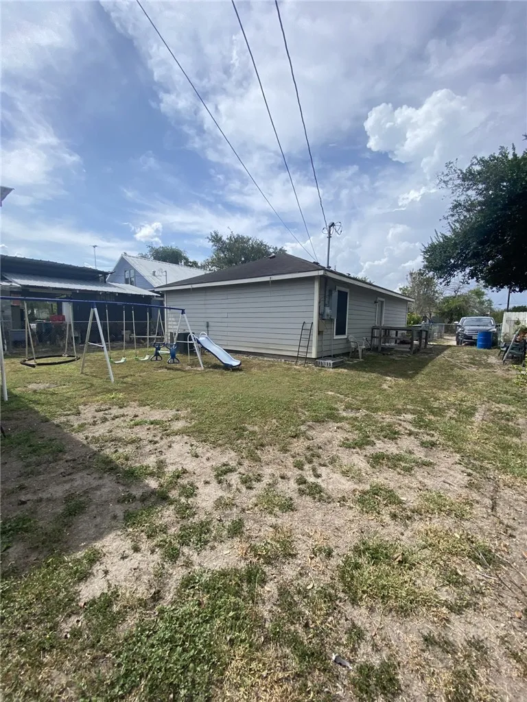 502 Gardenia Street Alice, TX 78332