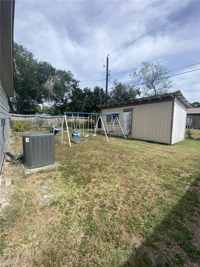 502 Gardenia Street Alice, TX 78332