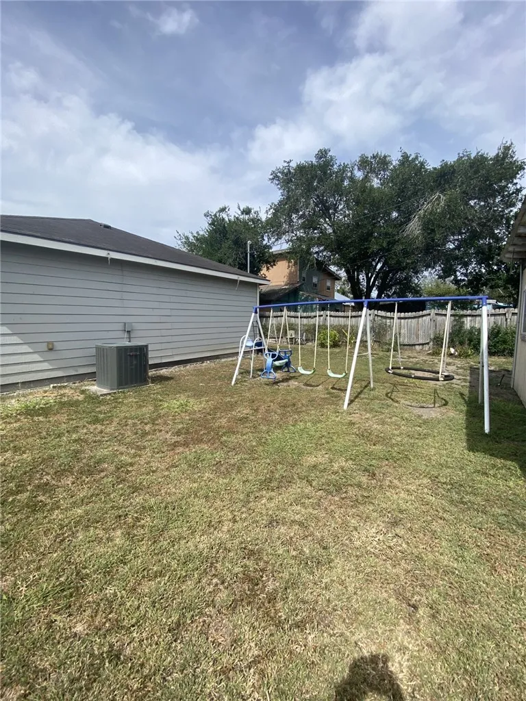 502 Gardenia Street Alice, TX 78332