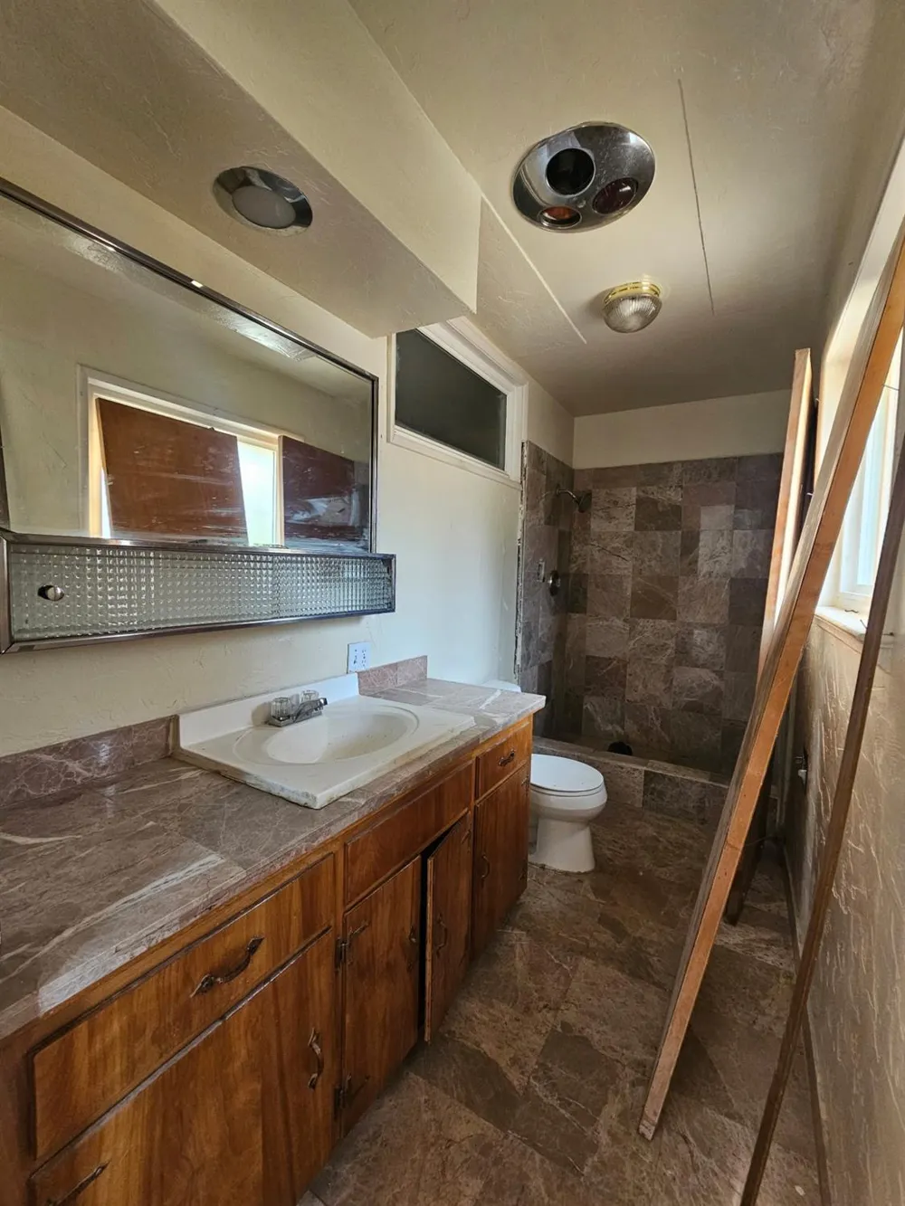 51711 S Ponderosa Way Oakhurst, CA 93644