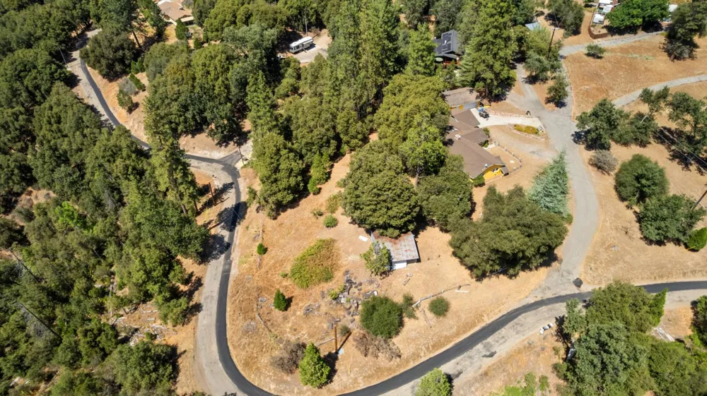 51711 S Ponderosa Way Oakhurst, CA 93644