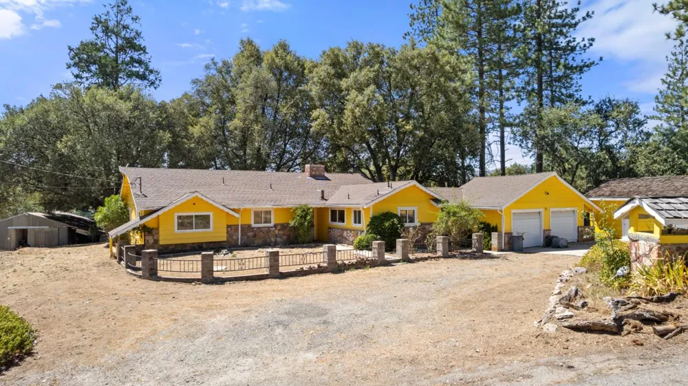 51711 S Ponderosa Way Oakhurst, CA 93644