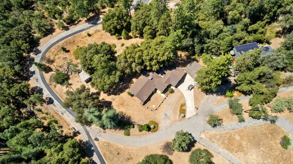 51711 S Ponderosa Way Oakhurst, CA 93644