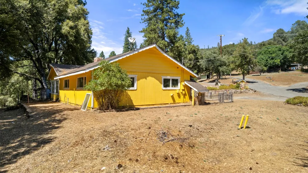 51711 S Ponderosa Way Oakhurst, CA 93644