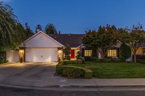 709 E Wood Duck Circle