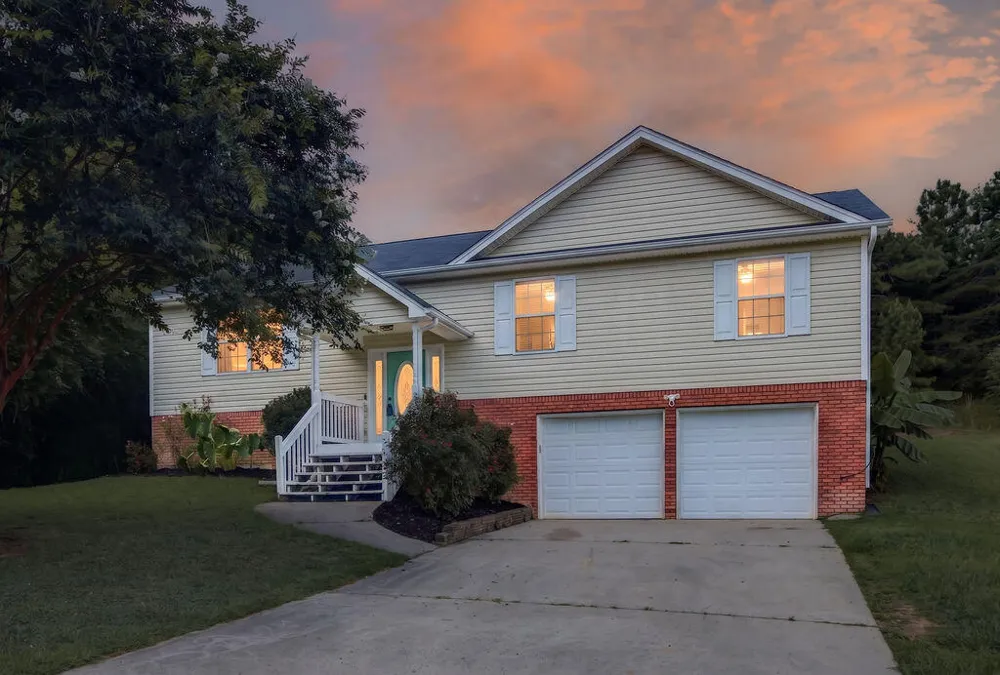 908 Clay Hill Drive Soddy Daisy, TN 37379