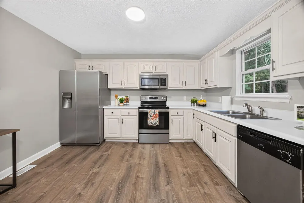 908 Clay Hill Drive Soddy Daisy, TN 37379