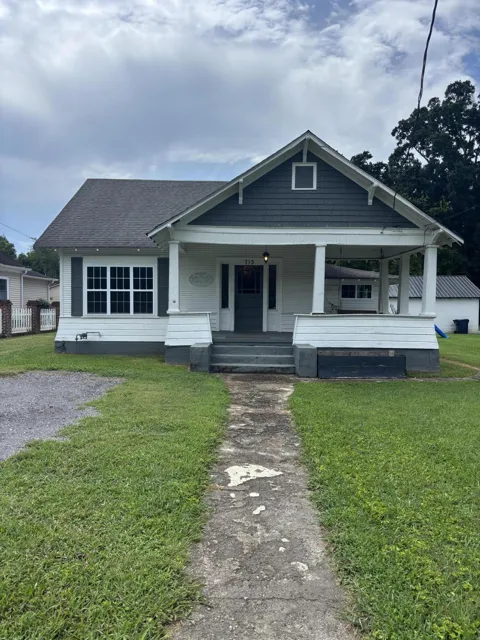 713 Cove Road