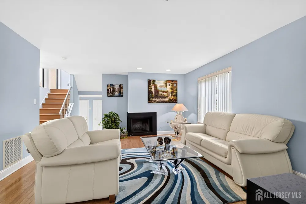 167 Sayre Drive Plainsboro, NJ 08540