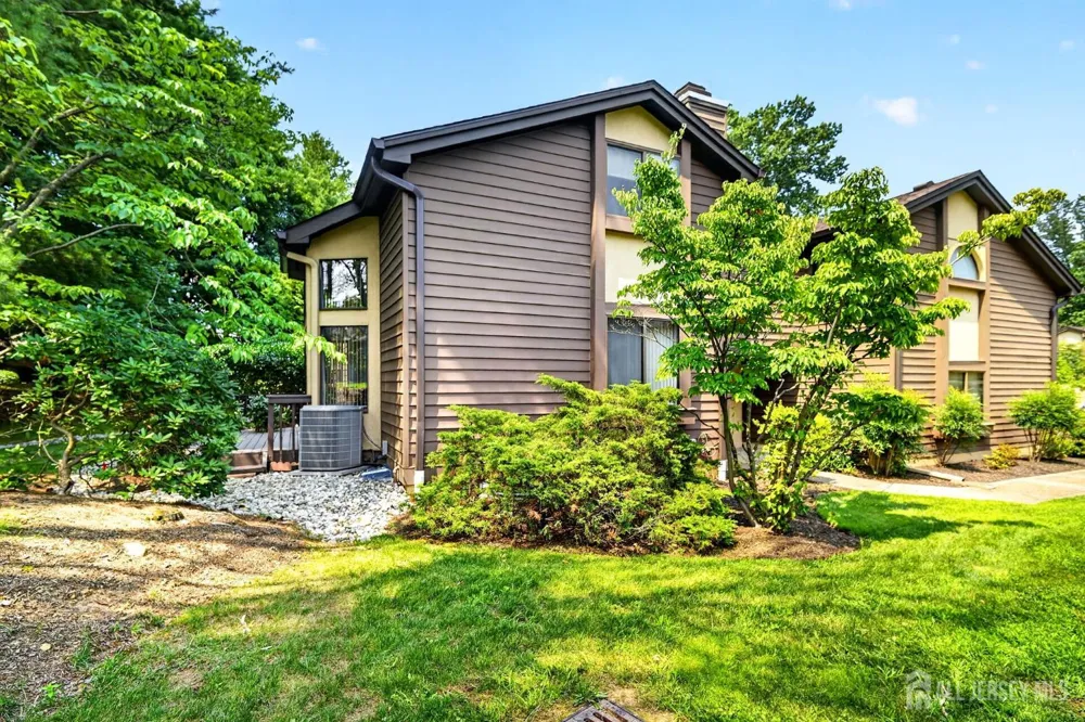 167 Sayre Drive Plainsboro, NJ 08540