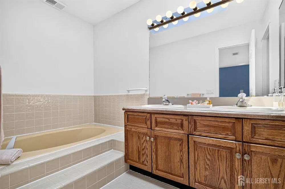 167 Sayre Drive Plainsboro, NJ 08540