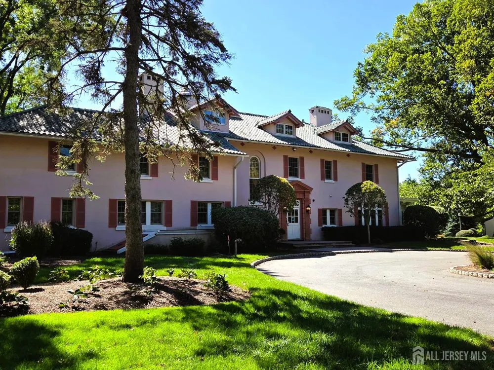 167 Sayre Drive Plainsboro, NJ 08540