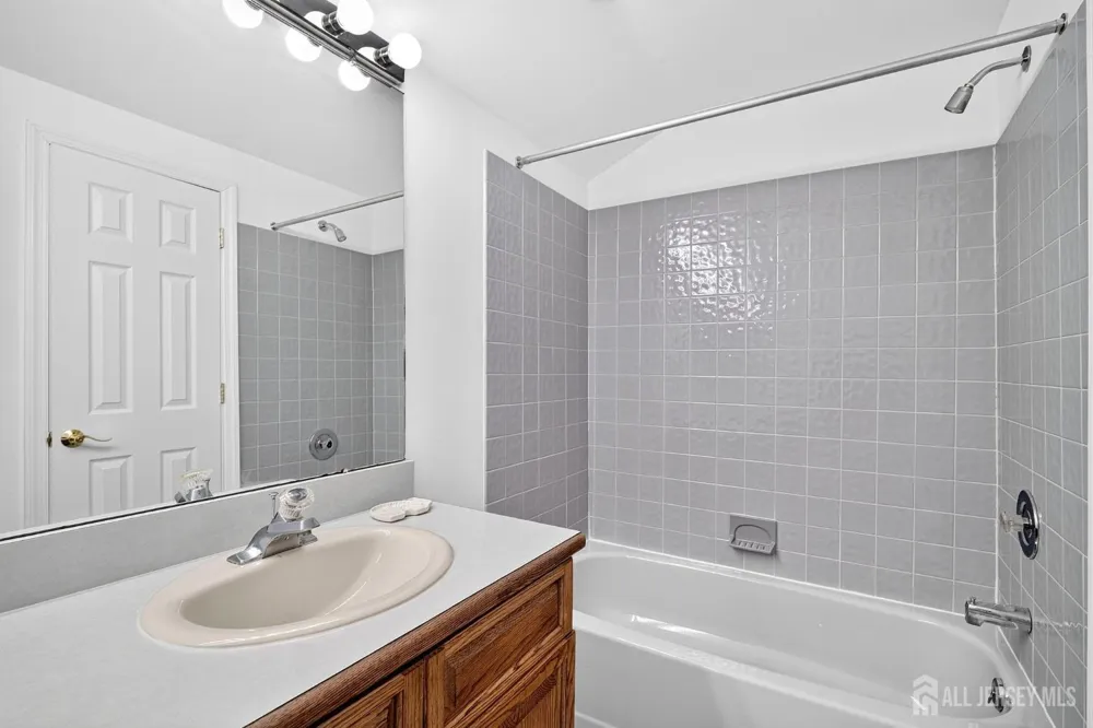 167 Sayre Drive Plainsboro, NJ 08540