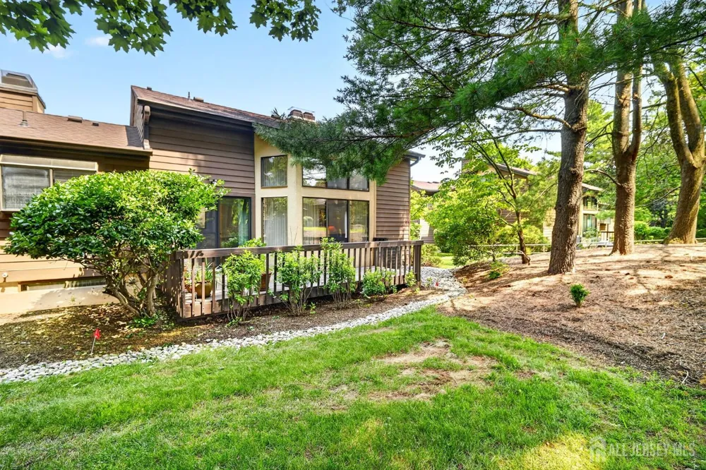167 Sayre Drive Plainsboro, NJ 08540