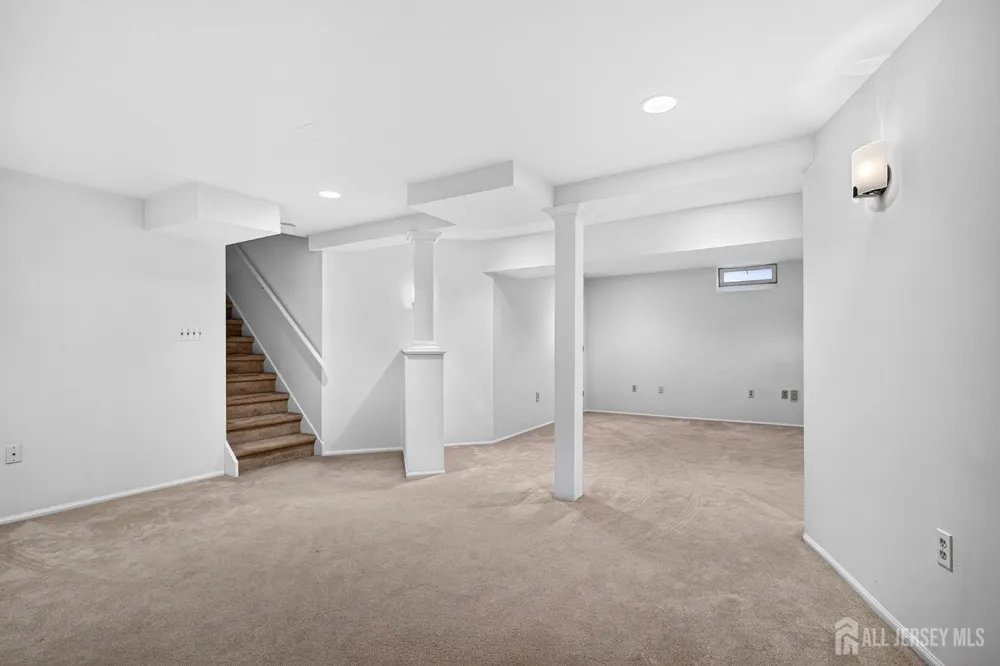 167 Sayre Drive Plainsboro, NJ 08540