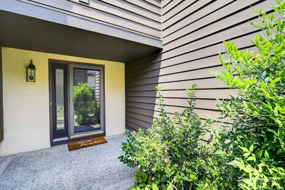 167 Sayre Drive Plainsboro, NJ 08540