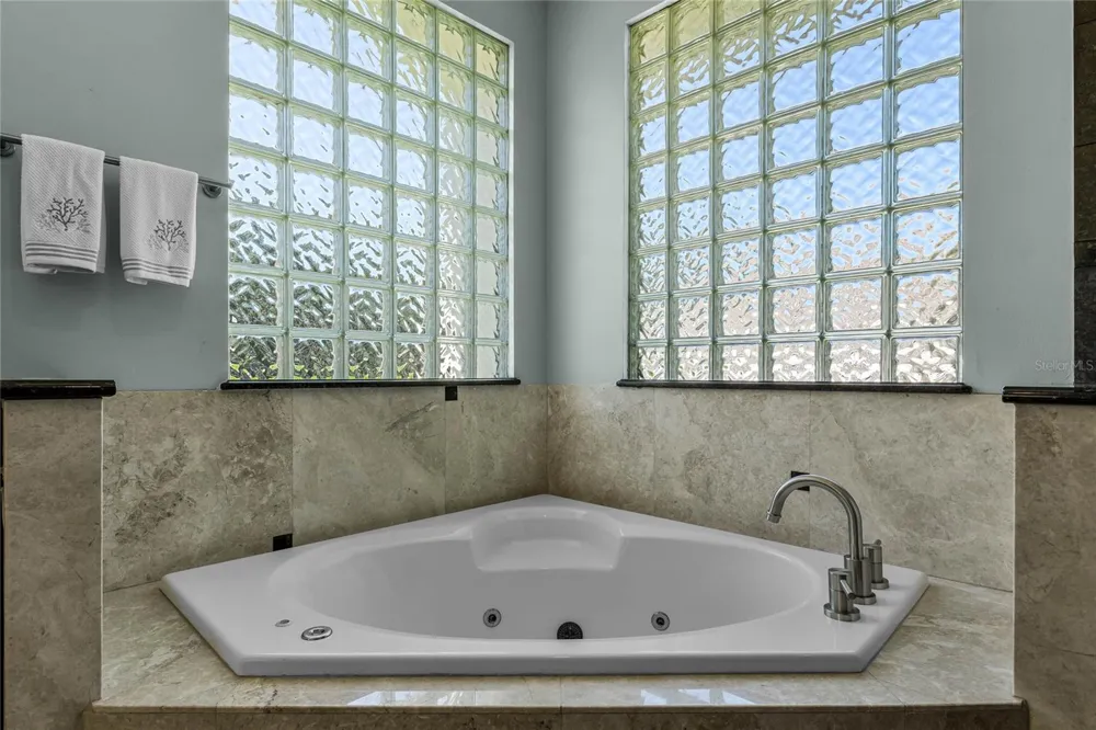 2031 WILLOW LAUREN LANE #L Windermere, FL 34786