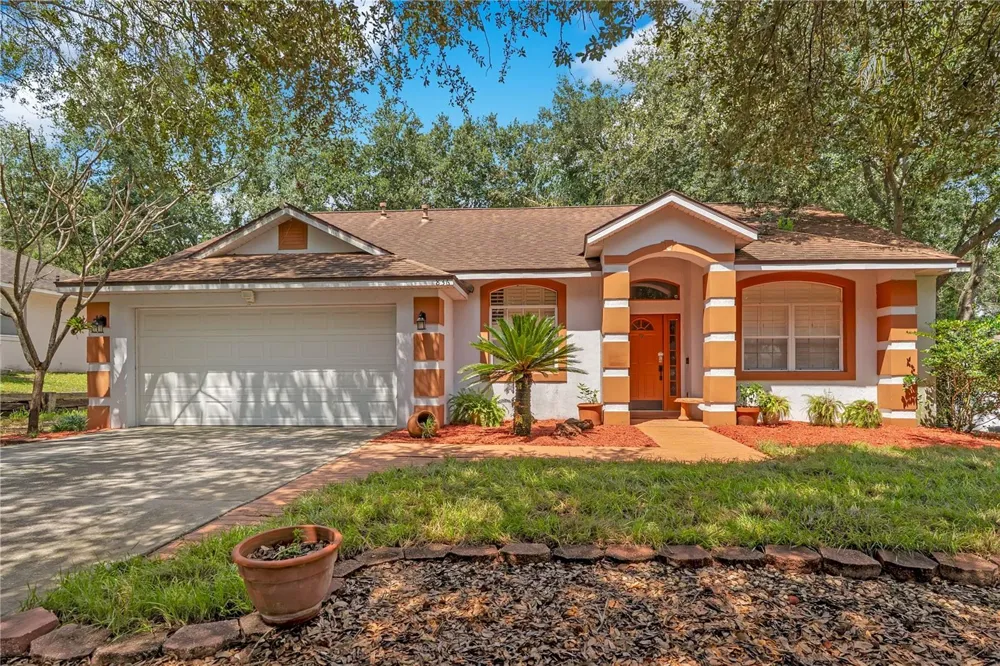 836 ELM FOREST DRIVE Minneola, FL 34715