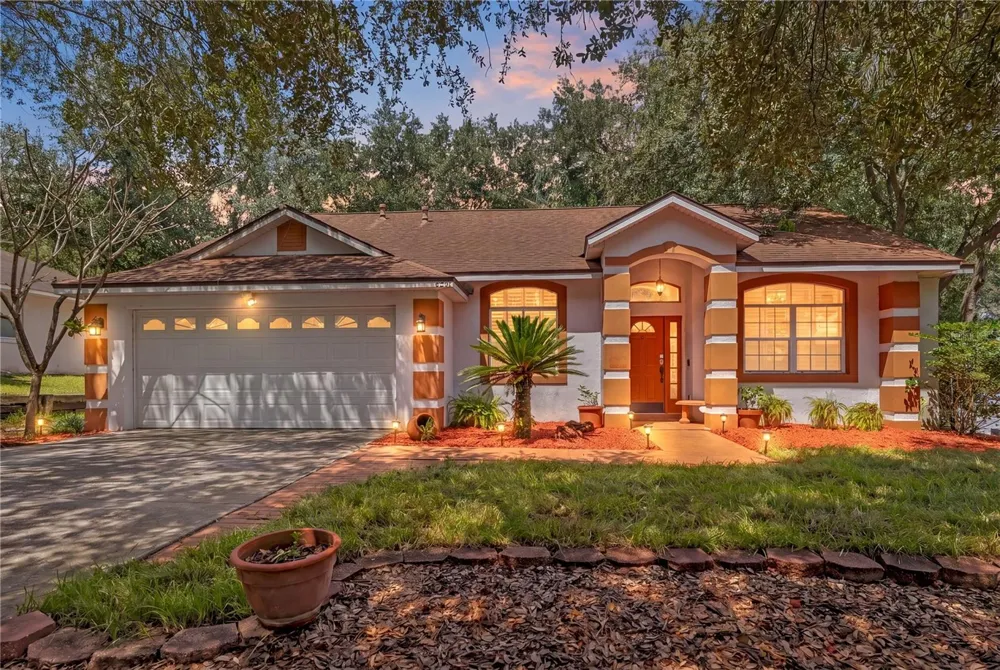 836 ELM FOREST DRIVE Minneola, FL 34715
