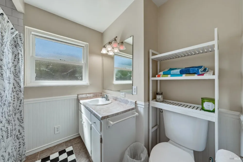 3570 Leland Lane Ukiah, CA 95482