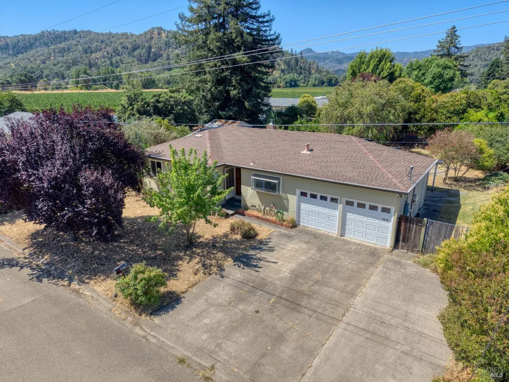3570 Leland Lane Ukiah, CA 95482
