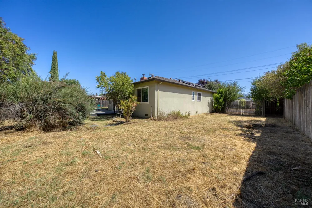 3570 Leland Lane Ukiah, CA 95482