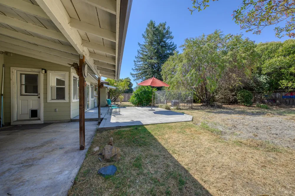 3570 Leland Lane Ukiah, CA 95482