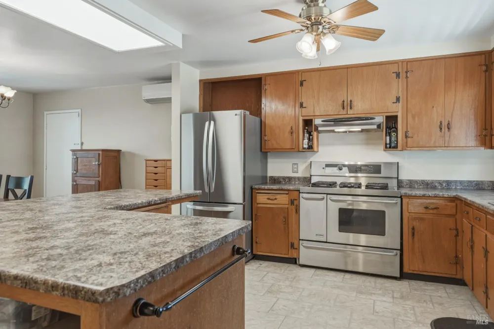 3570 Leland Lane Ukiah, CA 95482