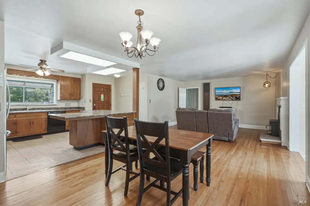3570 Leland Lane Ukiah, CA 95482