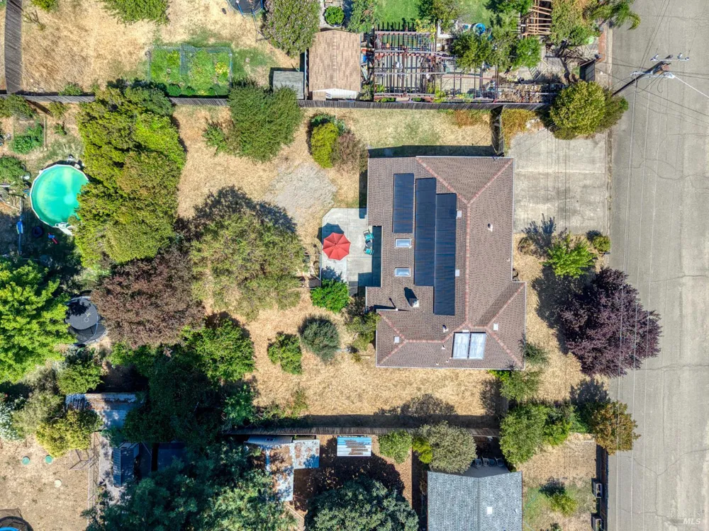 3570 Leland Lane Ukiah, CA 95482